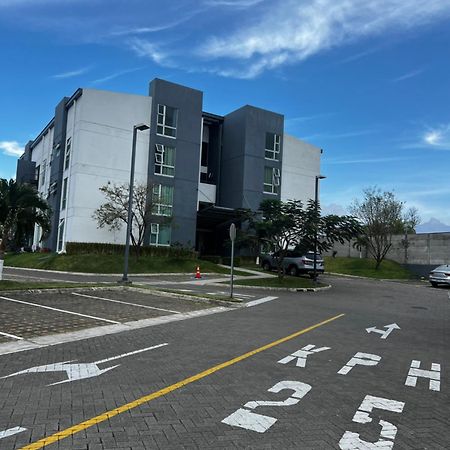 Comodidad Y Privacidad En Un Solo Lugar Heredia Eksteriør bilde
